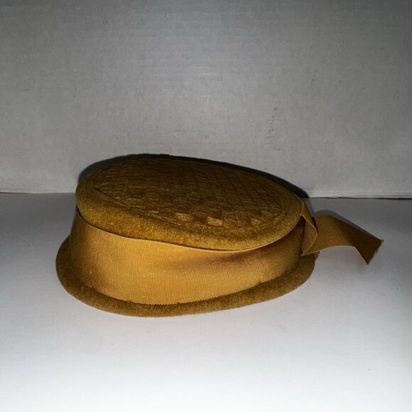 Vintage 1950s Chesterfield Pillbox Hat Mustard Yellow Felt Womens Mid Century